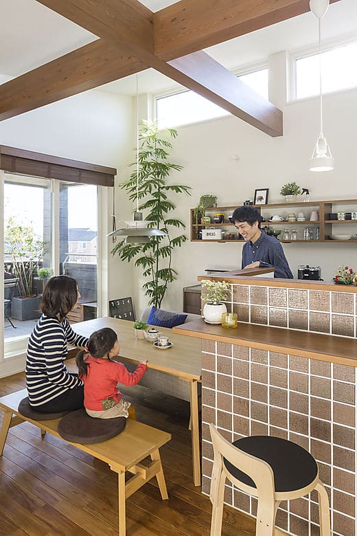 忙しい朝も カフェ風キッチンで淹れる香り高いエスプレッソで一日がスタート 建築実例 戸建住宅 積水ハウス