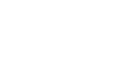 エントランスを入ると一転、中庭が目の前に広がり光溢れる空間が現れます。深い庇の下のベンチは、外で遊ぶ子どもたちを見守るための場所。小さな交流が、つながりを育み、子どもを見守るもう一つのセキュリティになっていくと考えています。