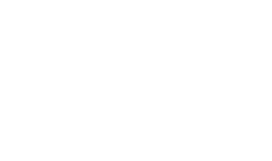 中庭へのサブエントランスも設けて利便性を高めるとともに、道路側からは中庭内部が見えない配棟とし、オートロックでセキュリティとプライバシーを確保しています。中央にはシンボルツリーのもみじ。四季折々に咲く花木を選び、表情豊かな庭としました。