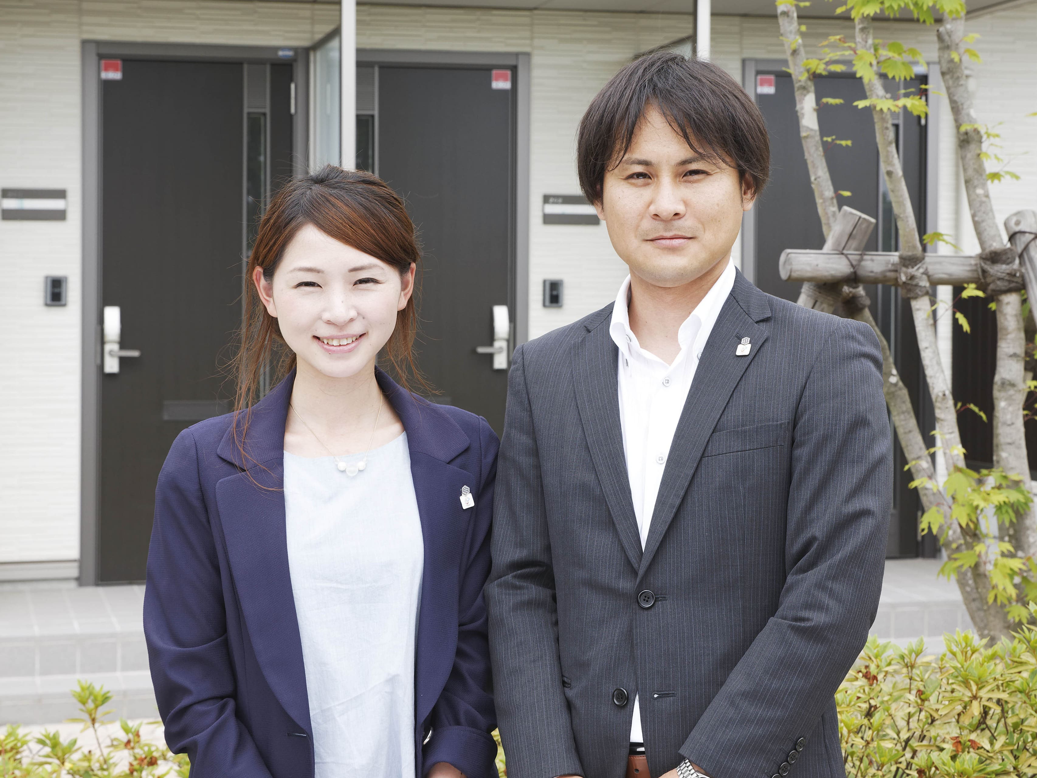 設計の牛山（左）と営業の丹野