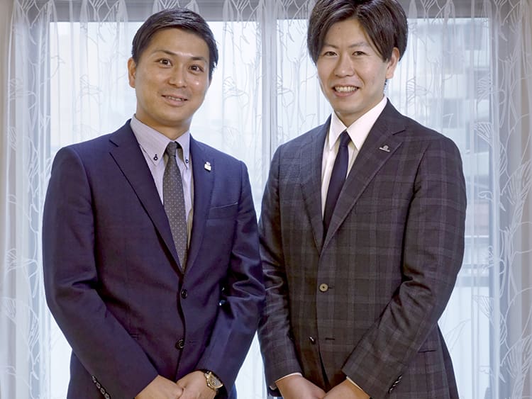 営業の上杉（左）と設計の中嶋（右）