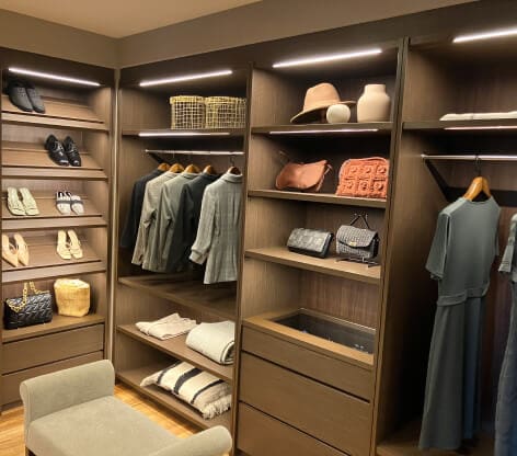 お気に入りの洋服や小物をこんな素敵に収納出来たら、毎日気分が上がりそう！