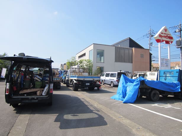 「おはようございまーす!」えッ!?すごい数の車!(ノ・・)ノ