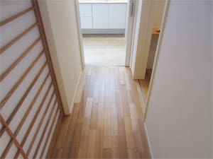 積水ハウス展示場の幅85センチの広い廊下