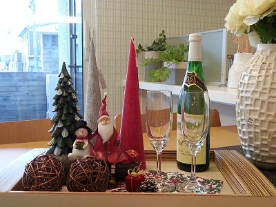 クリスマスの食卓には、ワインかシャンパンでしょうか！