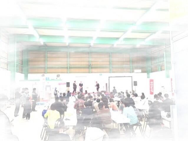 大盛況の抽選会の様子